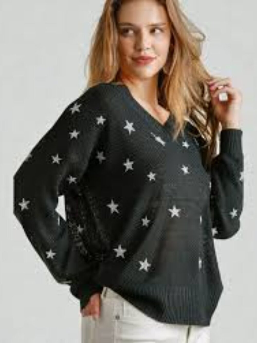 Umgee medium Black V-Neck Sweater with Silver Star Accents P42